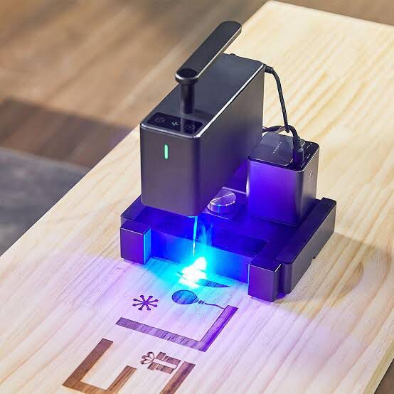 Máquina de gravação e corte a laser bivolt