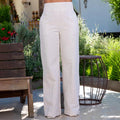 Calça pantalona de linho feminina bege com cintura alta

Modelo usando calça de linho preta elegante com sandálias

Calça pantalona cinza com corte reto e tecido leve

Calça de linho plus size feminina para verão 2025

Calça pantalona verde musgo com cintura marcada

Look minimalista com calça de alfaiataria feminina

Calça confortável de linho com bolsos laterais

Detalhe da costura e caimento da calça pantalona de linho

Calça pantalona feminina estilo alfaiataria para escritório

Moda casual chic com cal