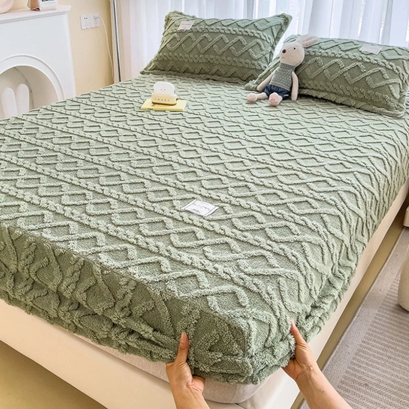 Capa De Colchão De Veludo Protetora  De Cama  Peça Antiderrapante + 2 Fronhas